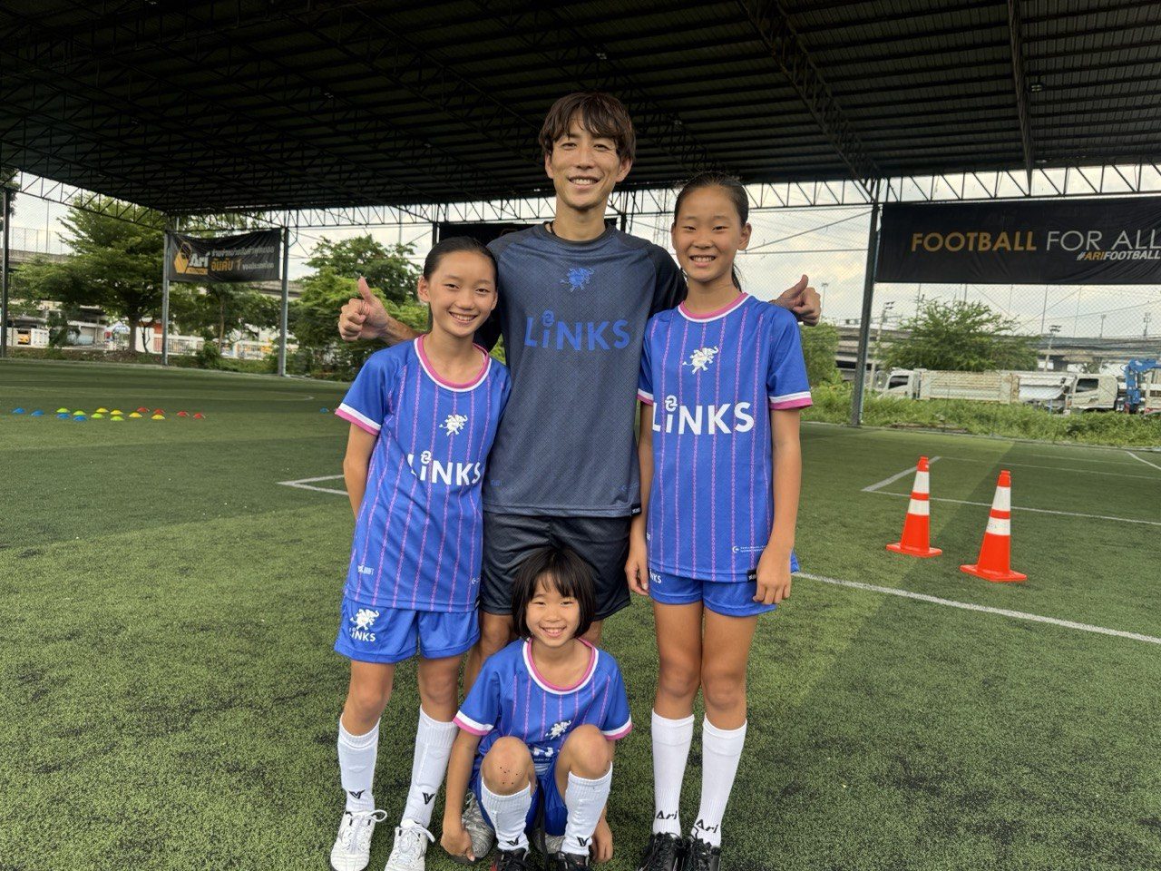 コーチと女の子たち